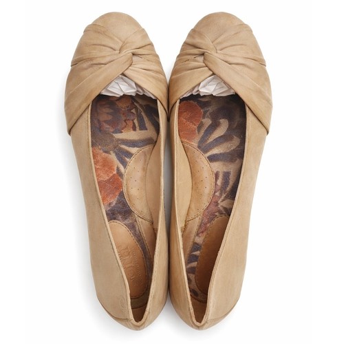 Born 5 beige tan - 8.5,